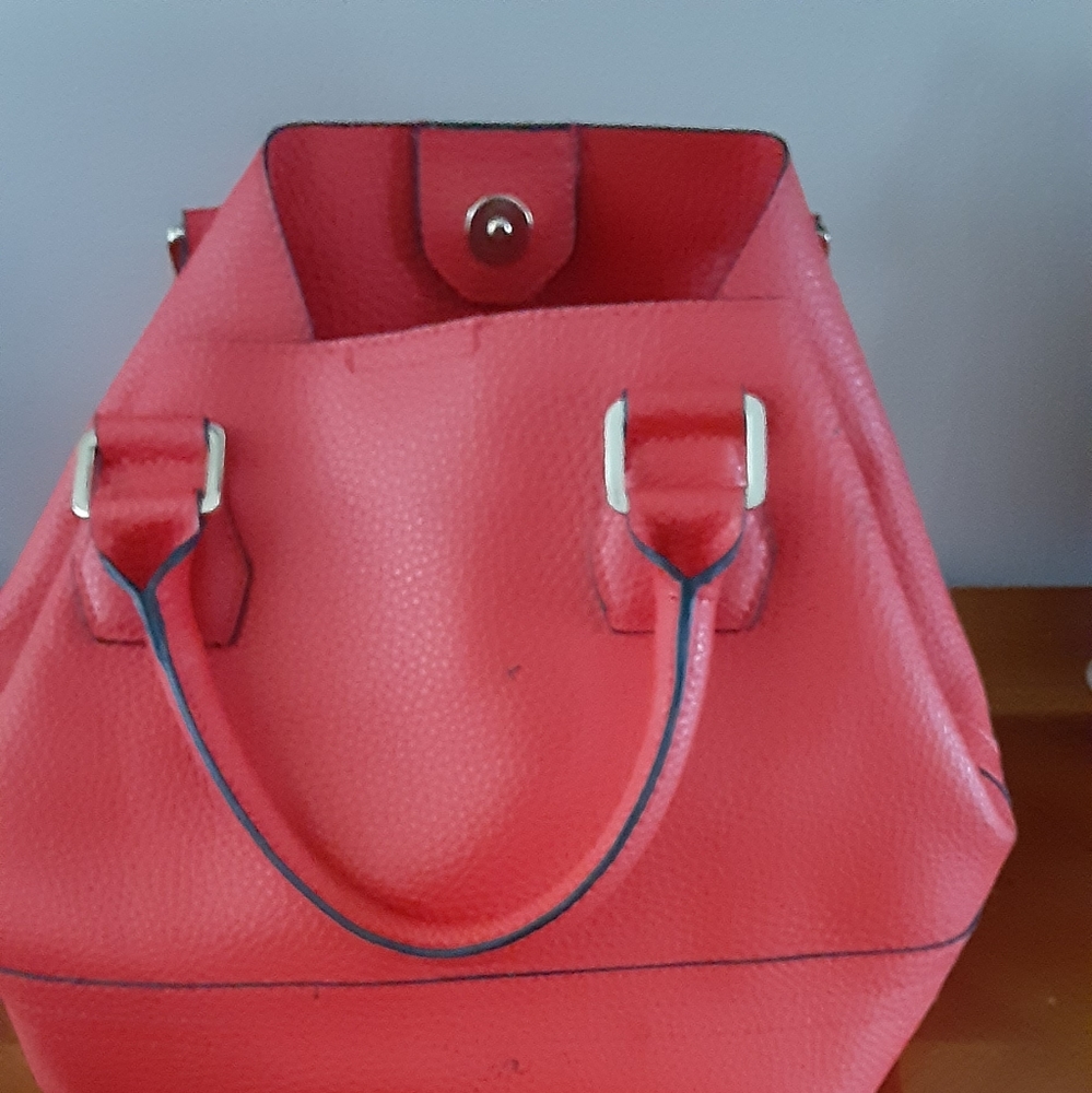 Handbag - Picture 4 of 4
